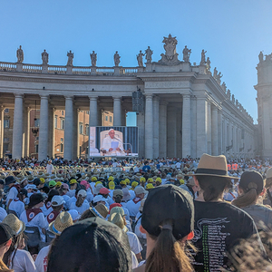 Abendgebet und Papstaudienz