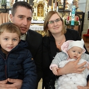 Eltern: Michaela Leibetseder u. Andreas Erlinger, Mühlenweg 32                               