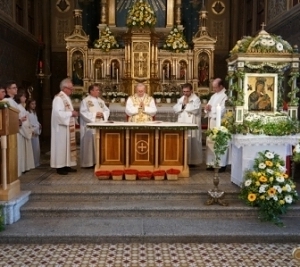 Erster Festgottesdienst mit Bischof Ludwig