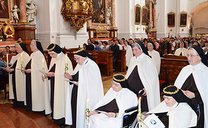 Die Jubilarinnen erneuerten beim Festgottesdienst ihre Profess