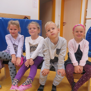 Die Bäuerinnen besuchten die Schulanfänger