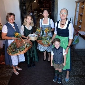 Spendensammlung für Kirchenschmuck