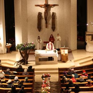 Adventkranzweihe in St. Quirinus