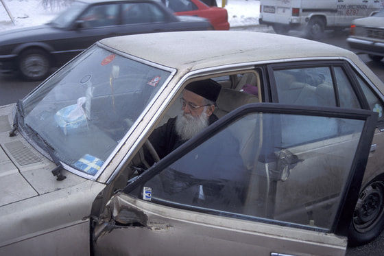 demoliert auf weiter Reise / Stephanusrunde Bild vom 'Wunder': Libanon - Schweden und 'zufällig' zu uns ... mit diesem Auto