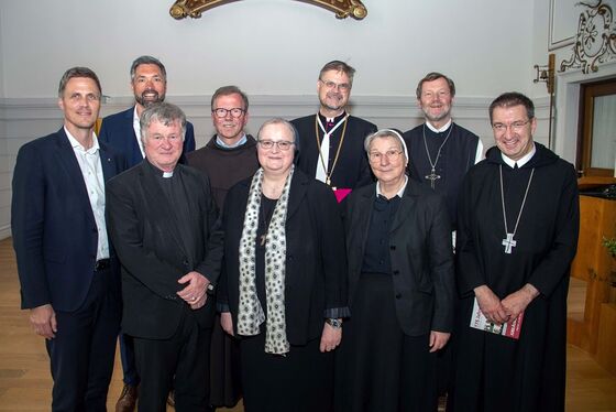 Festliche Gemeinschaft / © Ralph Fischbacher Festliche Gemeinschaft