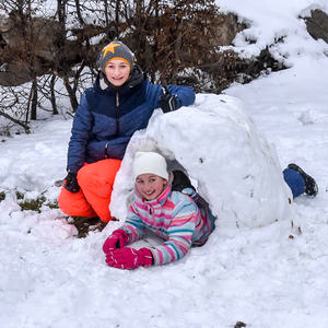 Die Jungschar Kirchdorf mit Schneespielen in der Gruppenstunde