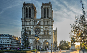 Die Pariser Kathedrale Notre-Dame vor dem Brand