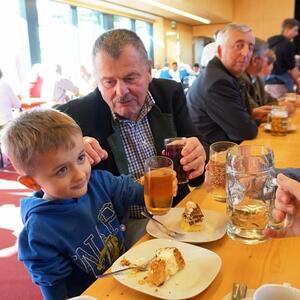 Festgottesdienst und Feier in der MZH 