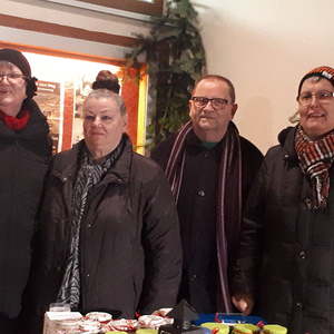 Adventkranzsegnung, Adventmarkt