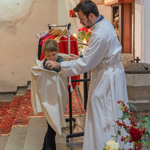 Der Christkönigssonntag 2022 stand ganz im Zeichen der MinistrantInnen: es wurde ihnen für den Dienst gedankt und zwei neue Minis wurden feierlich aufgenommen.