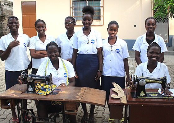 Neben wichtiger Schulbildung erhalten Mädchen im „Centre Laura Vicuna“ auch eine Berufsausbildung.
