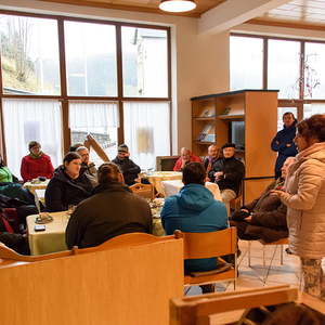 Bischofs Visitation Dekanat Weyer, Wanderung, Visitation mit den Mitgliedern der Pastoralkonferenz Dekanat Weyer in Trattenbach im SchneeFoto: Jack Haijes