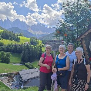 kfb-Frauen vor den Geisler Spitzen