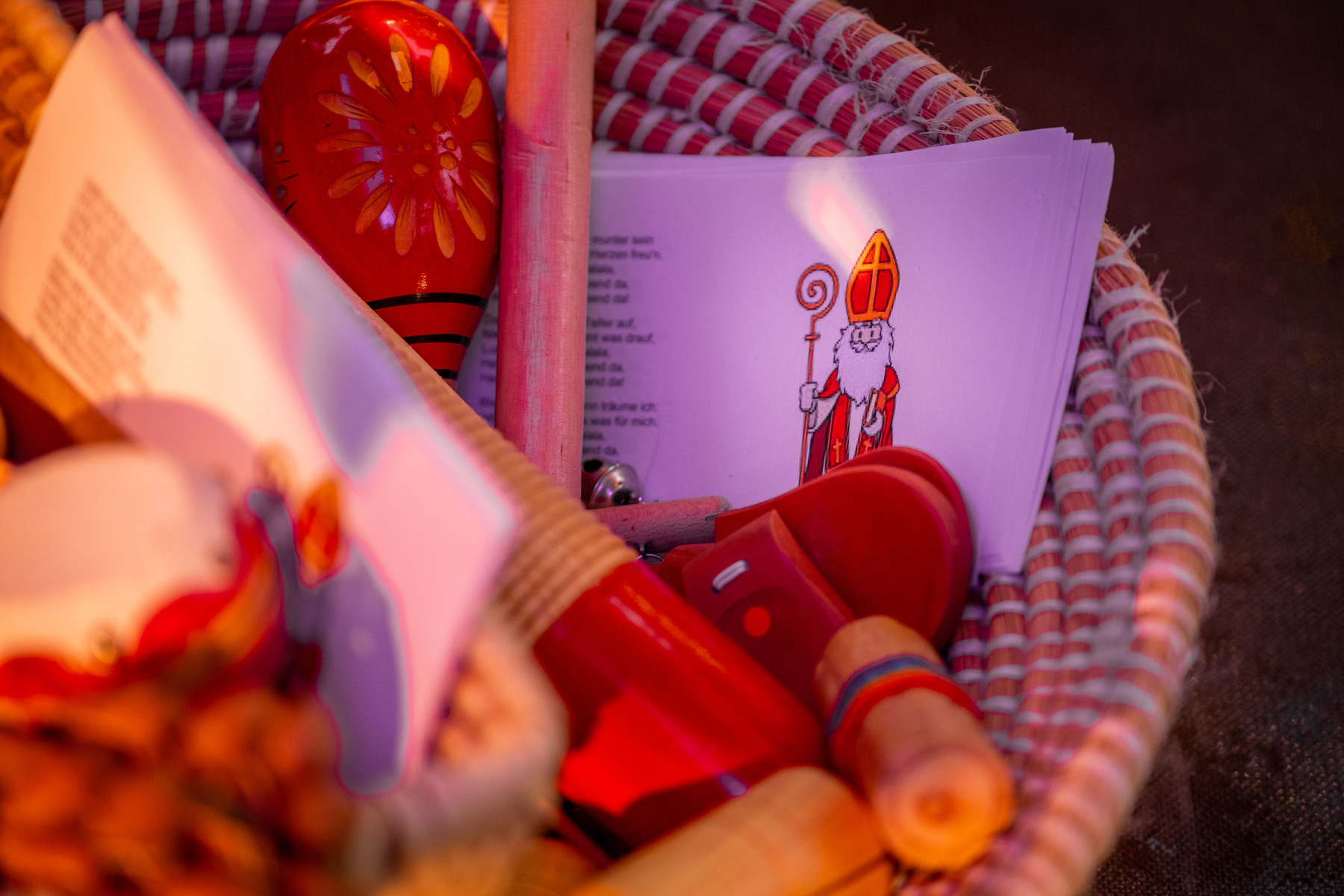 Im Rahmen der Feier wurden bekannte Nikolauslieder gesungen. Dabei durften die Kinder mitmusizieren.
