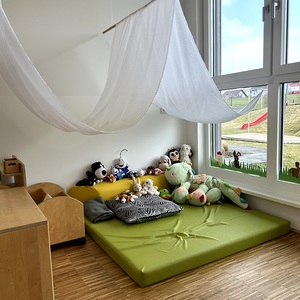 Bücher und Kuschelecke