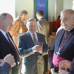 Gespräch mit Gemeinderatsmitgliedern und dem damaligen Bürgermeister Friedrich Schuster    