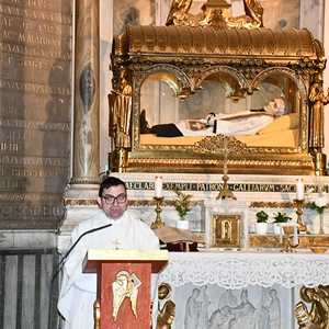 Messe am Schrein des Hl. Pfarrers des Schutzpatrons aller Priester aller  von Ars