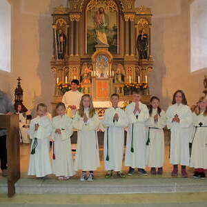 9 Ministranten in Traberg vorgestellt