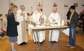 Pfarre Treffling: 20 Jahre Kirchweih-Fest mit Bischof Aichern