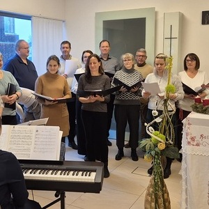 Musikalische Umrahmung der Christmette 2025 im Alten- und Pflegeheim Esternberg durch eine Abordnung des Kirchenchores