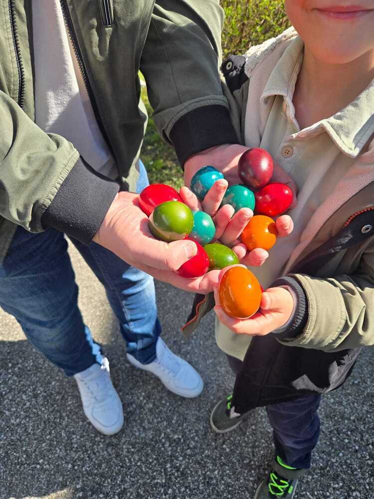 Ostereiersuche im Pfarrgarten