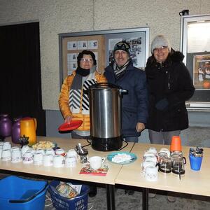 Jahresausklang mit Tee und Gebäck