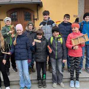 Kinderkreuzverehrung und Ratscherkinder