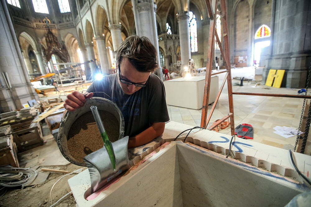 Neujustierung des Chorgestühls