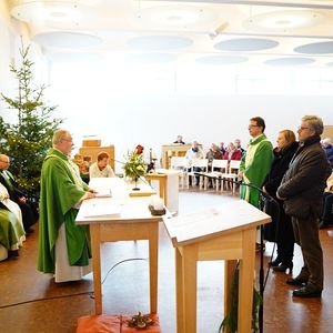             Beim Festgottesdienst bekundeten die Ernannten – Pfarrer, Pastoralvorständin und Verwaltungsvorstand – vor Generalvikar Severin Lederhilger und der versammelten Feiergemeinde ihre Bereitschaft, die Pflichten dieser Ämter auf sich zu nehme