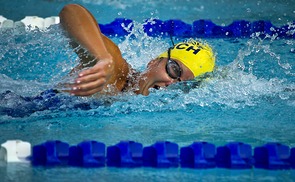 Schwimmerin beim Wettkampf