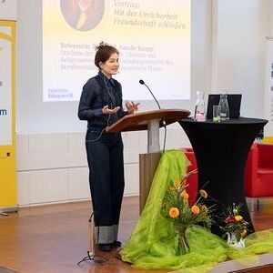 Tagungsreferentin Philosophin Natalie Knapp sprach über die Unsicherheit als Voraussetzung für Entwicklung und Kreativität.