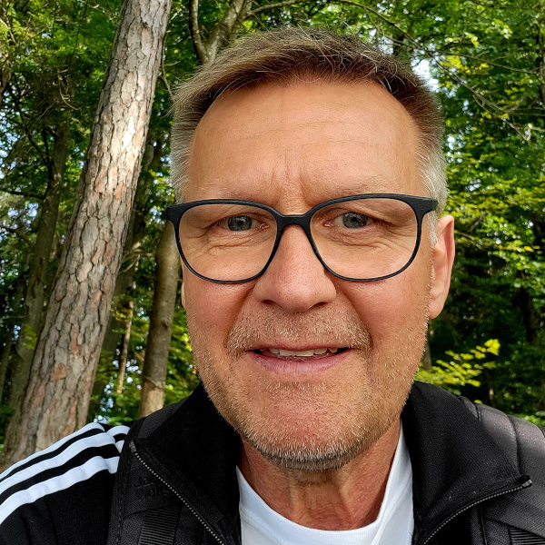 Dr. Josef Hansbauer