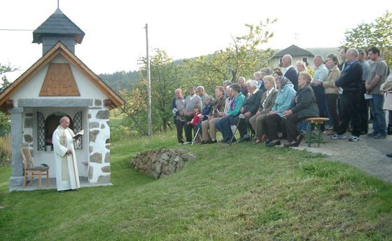 Maiandacht mit Glockenweihe bei Angermayr-Kapelle