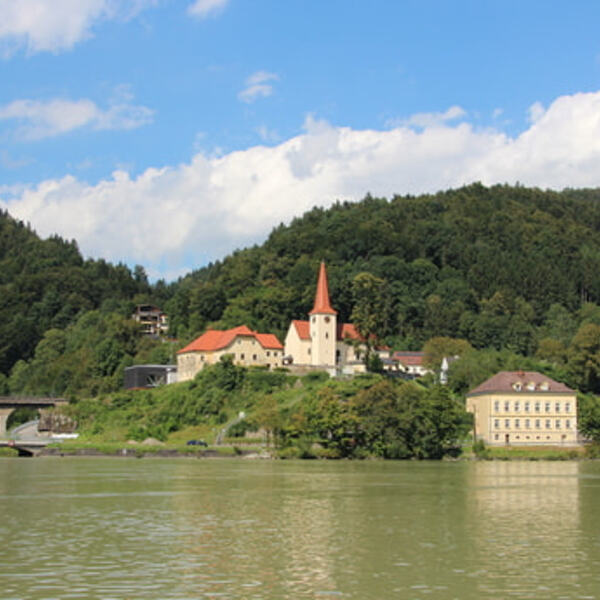 Pfarrkirche St. Nikola/Donau