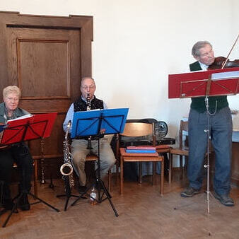 Senioren spielen für Senioren                               