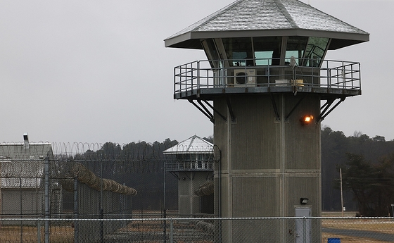 Lockdown im Gefängnis als Strafverschärfung