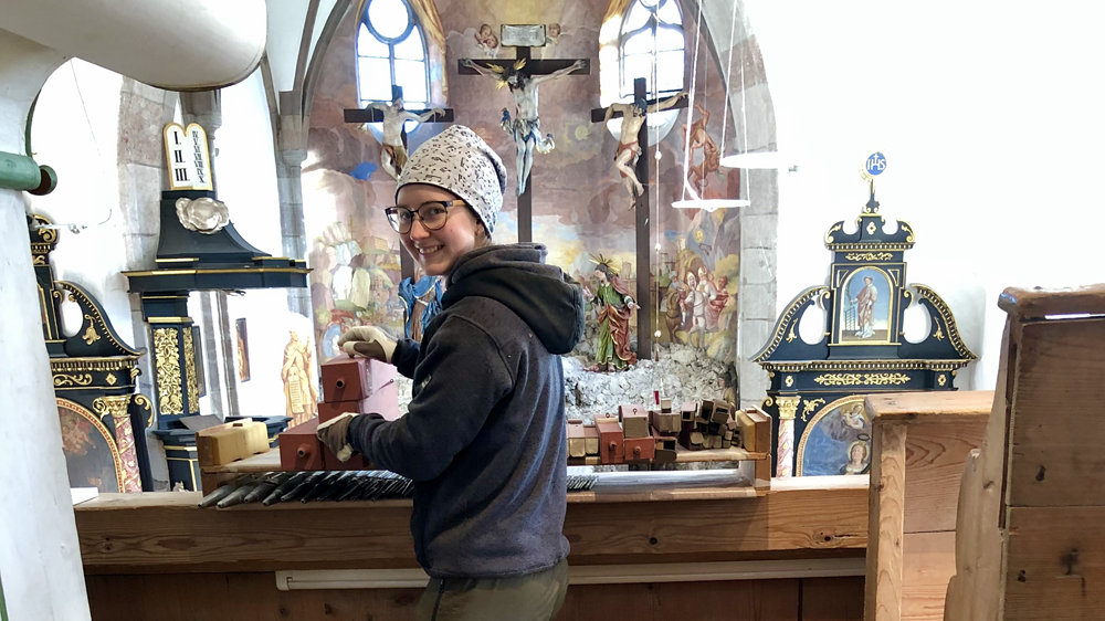 Theresa Engelbrecht angehende Orgelbauerin und Organistin