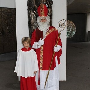 Nikoläuse unterwegs in St. Konrad