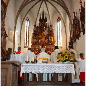 Pfarrer Hansjörg Wimmer, Kaplan Samuel Ogwudile, Frau Klara