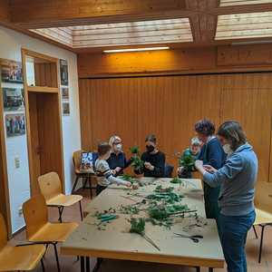 mit Erstkommunionmüttern und -kindern