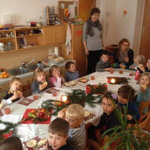 Kindergarten: Christkindlmarkt-Besuch