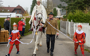 Traditioneller Leonhardiritt in Pettenbach