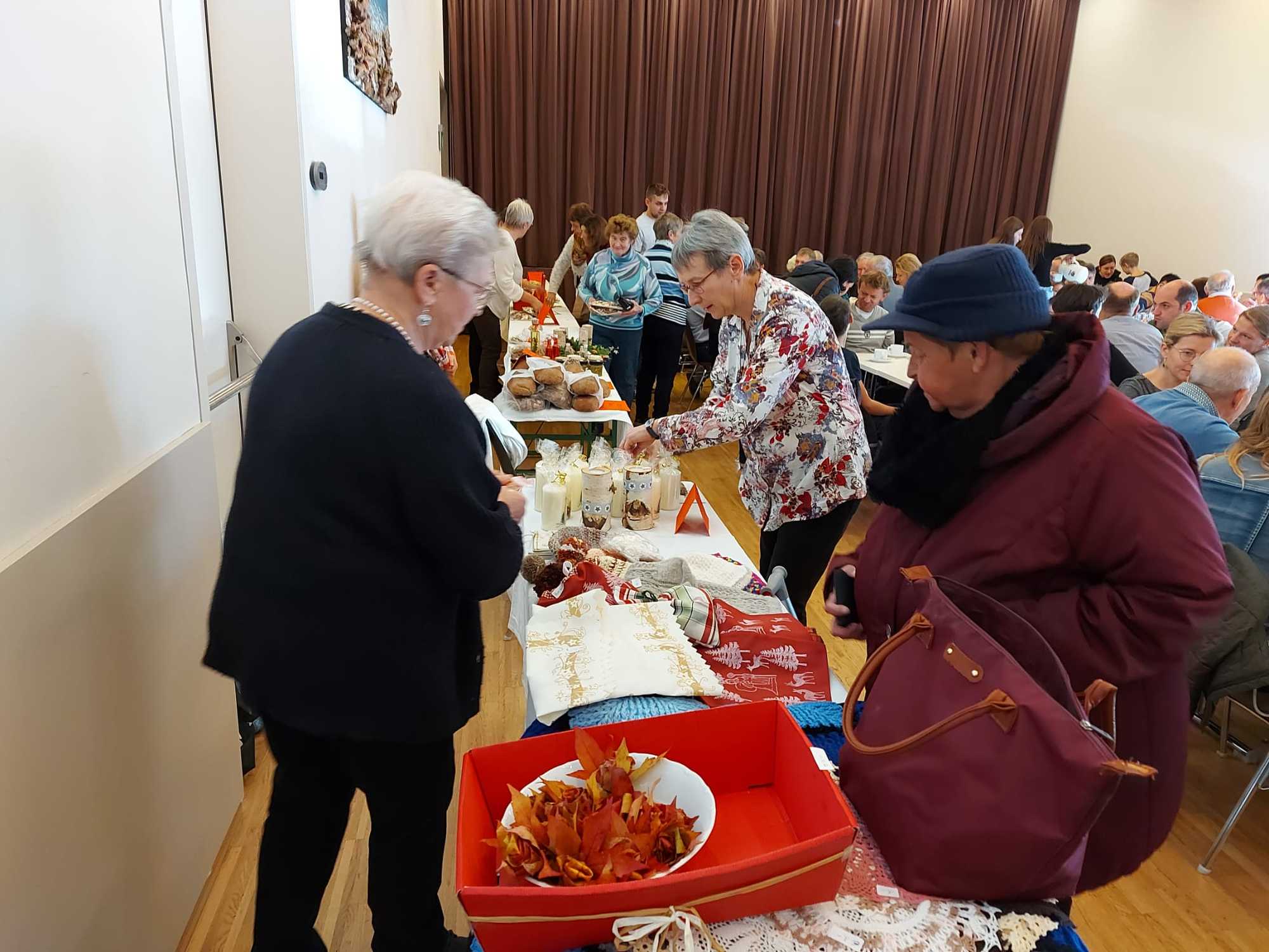 Missionsmarkt & JS-Pfarrkaffee