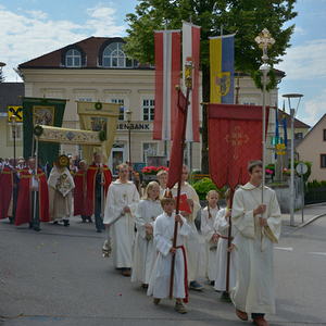 Fronleichnam der Stadtpfarrkirche Kirchdorf/Krems mit Pater Severin Kranabitl vom Zisterzienserstift Schlierbach. Foto: Jack Haijes