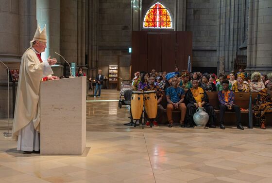 Bischof Manfred Scheuer beim Gottesdienst zum Sonntag der Völker im Linzer Mariendom. / © Jack Haijes Bischof Manfred Scheuer beim Gottesdienst zum Sonntag der Völker im Linzer Mariendom.