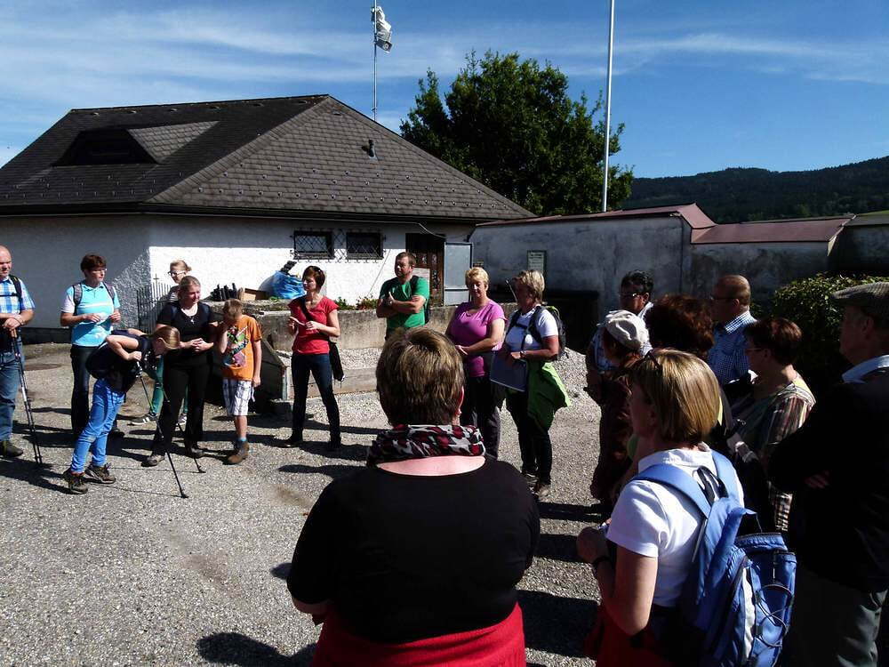 Parkplatz beim Friedhof