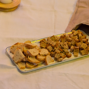 Fronleichnam Pfarre Kirchdorf an der KremsBild: Stadtkapelle Kirchdorf an der Krems spielt beim Gottesdienst und Prozession
