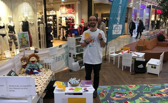 Kinderrechte-Aktion von Katholischer Jungschar und youngCaritas in der PlusCity / © Katholische Jungschar Linz / Gabmann Kinderrechte-Aktion von Katholischer Jungschar und youngCaritas in der PlusCity