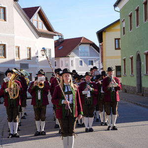 Einzug mit Musikkapelle