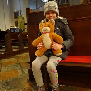 Freund Bär mit Julia                 